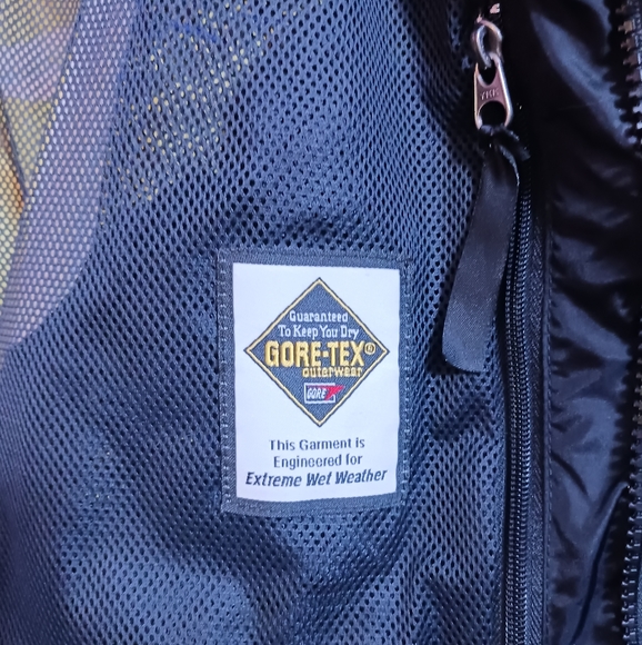 Women's Eastern Mountain Sports Gore-tex XCR Jacket - Picture 8 of 16